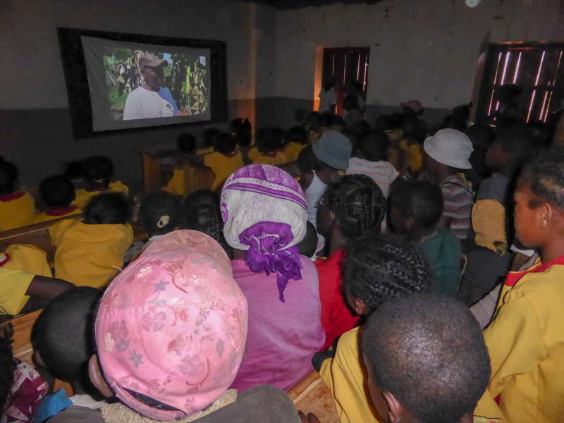 Mobiles Umweltkino zu Besuch bei der Deutsch-Madagassischen Gesellschaft
